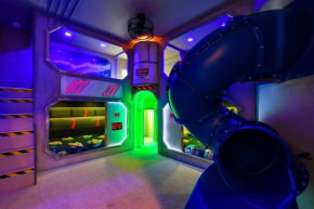 Last Minute Disney Getaway! Private Pool, Hot Tub & Games Room. Book Now! #91755